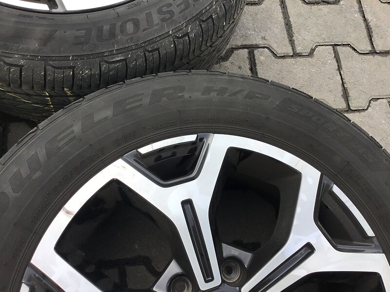 Allwetterreifen M+S Bridgestone auf Alufelgen Dacia | so001205