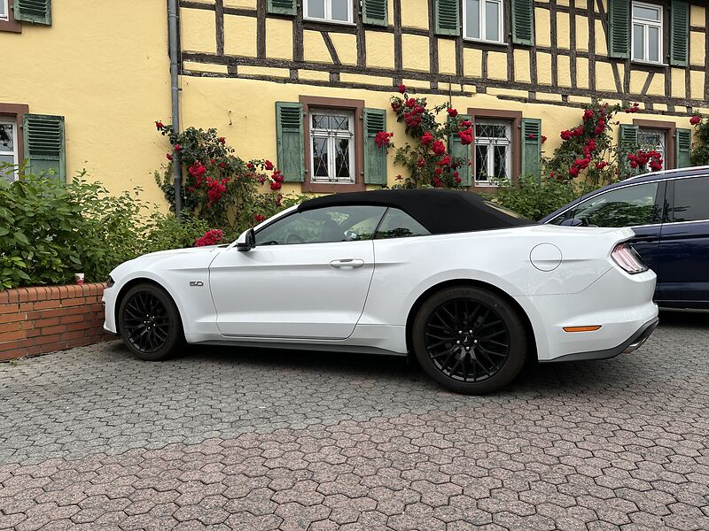 Gutschein für Miete (24 Stunden) - Ford Mustang 5.0 Ti-VCT V8 GT CABRIO